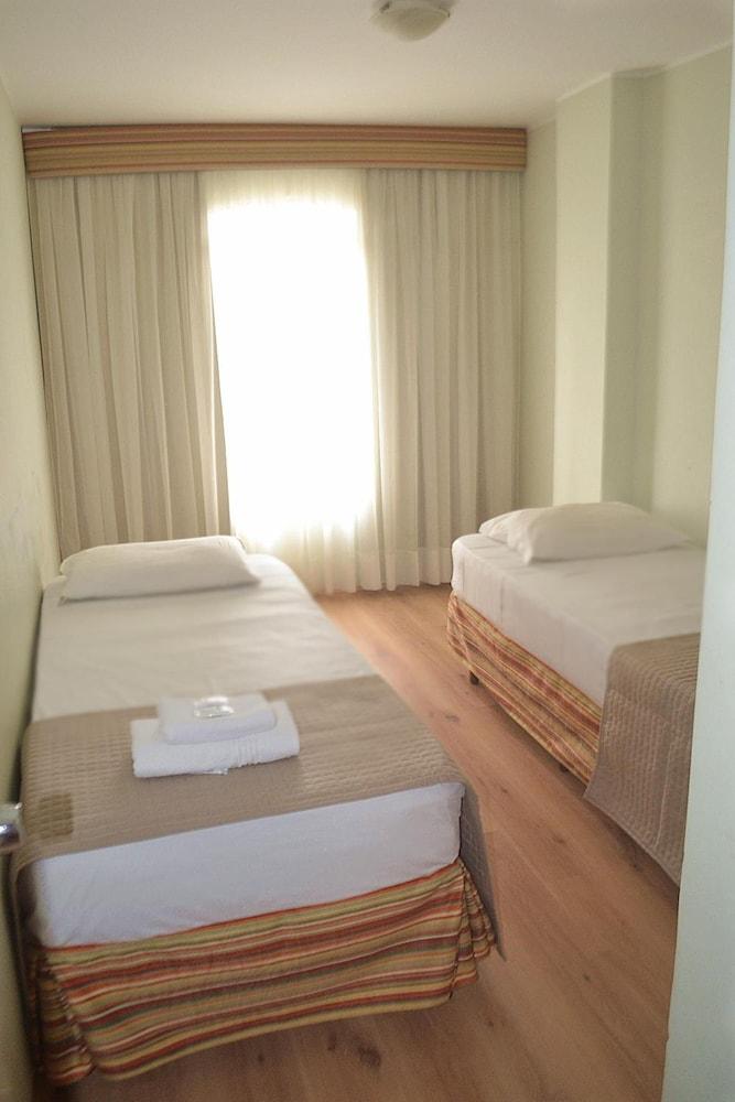 Hotel Ampiezza Куритиба Екстериор снимка